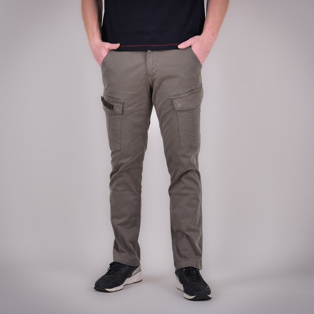 CARGOHOSE EGGERT III OLIV (O. GÜRTEL) CARGOHOSE EGGERT III OLIV (O. GÜRTEL)