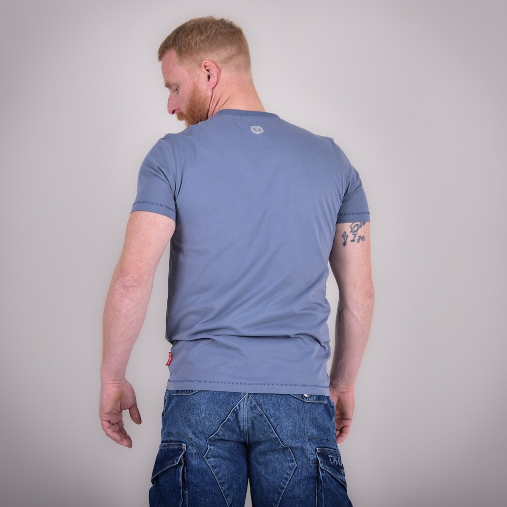 T-SHIRT LEGENDARY T-SHIRT LEGENDARY