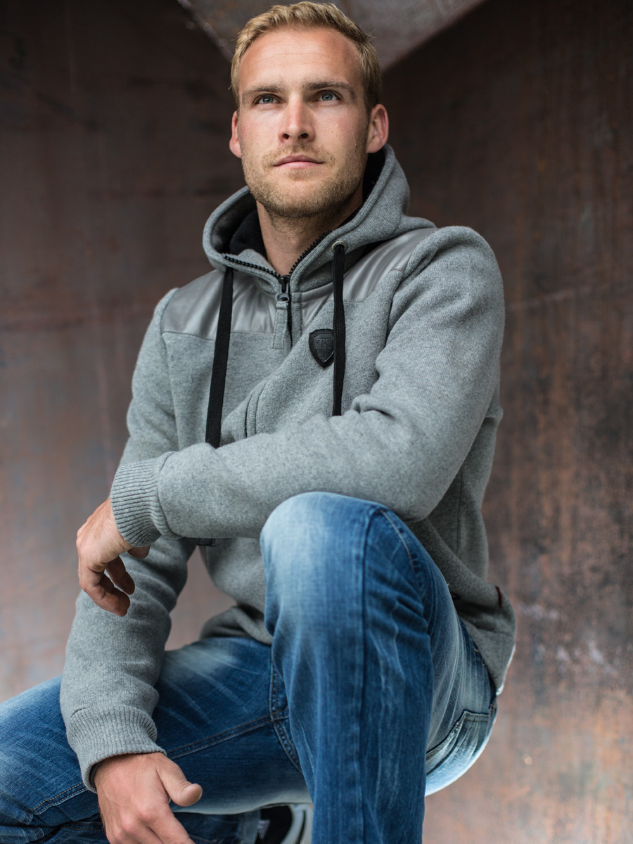 STRICKJACKE FØRBUND